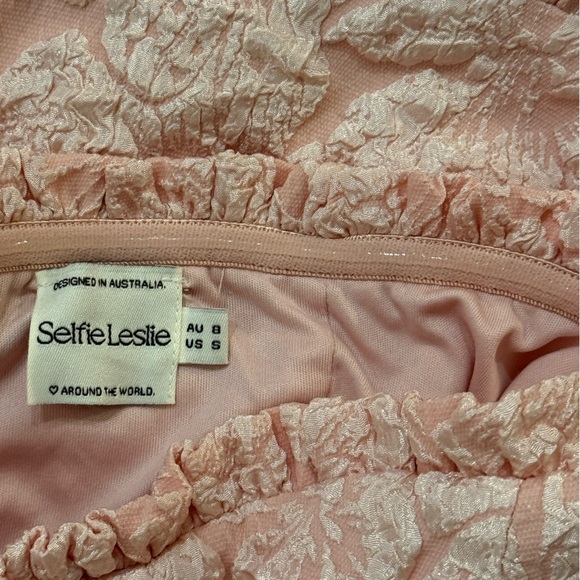 Selfie Leslie Blush Textured Strapless Dress - Picture 3 of 4